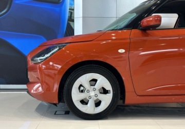Suzuki Swift VII 1.2 DualJet mild Hybrid 82KM 2026 Suzuki Swift 2026 Premium Plus 1.2 mild Hybrid 2WD 5MT Flame Orange 1.2, zdjęcie 3