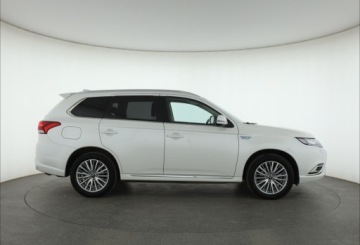 Mitsubishi Outlander III SUV PHEV Facelifting 2020 2.4 PHEV 224KM 2020 Mitsubishi Outlander 2.4 PHEV, Salon Polska, zdjęcie 5