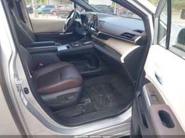 Toyota Sienna III 2022 Toyota Sienna Platinum, 2022r., 4x4, 2.5L 2.5 Benzyna 189KM, zdjęcie 8