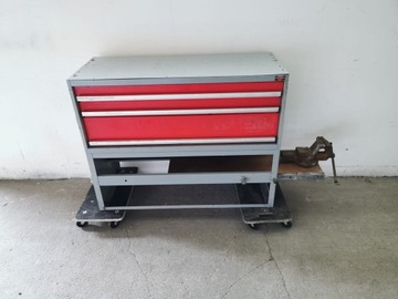 Стоянка для сервисных автомобилей, структура обслуживания мастерских IMADŁO WURTH