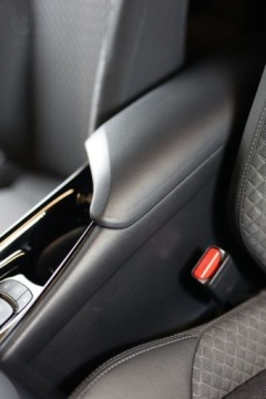 Toyota C-HR I Crossover Facelifting 1.8 Hybrid 122KM 2023 Toyota C-HR 1.8 Hybrid Style 1.8 Hybryda 122KM, zdjęcie 29