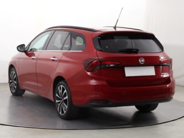 Fiat Tipo II Hatchback 1.6 E-Torq 110KM 2018 Fiat Tipo 1.6 16V, Serwis ASO, Automat, Klima, zdjęcie 3