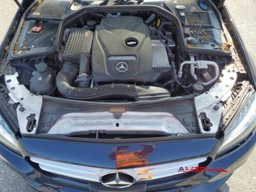 Mercedes Klasa C W205 2015 Mercedes-Benz Klasa C 2015 r., 2,0L 300 4MATIC 2.0 Benzyna 241KM, zdjęcie 10