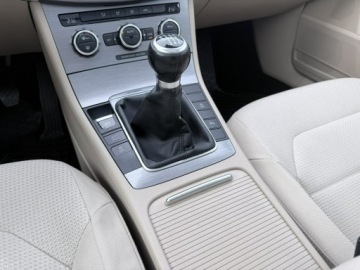 Volkswagen Passat B7 Variant 2.0 TDI CR DPF BlueMotion 140KM 2012 Volkswagen Passat 2.0TDI 140KM 2012r tempomat,, zdjęcie 19