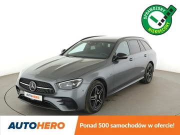 Mercedes Klasa E W213 2021 Mercedes E 300 FV23% PHEV full LED skóra virtual