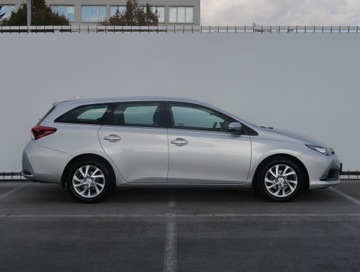 Toyota Auris II Touring Sports Facelifting 1.6 Valvematic 132KM 2015 Toyota Auris 1.6 Valvematic, Salon Polska, zdjęcie 5