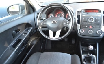 Kia Ceed I Hatchback 5d Facelifting 1.4 DOHC CVVT 90KM 2010 Kia Ceed Bezwypadkowe - Niski przebieg - Oplacony Faktura Vat Marza 1.4, zdjęcie 4
