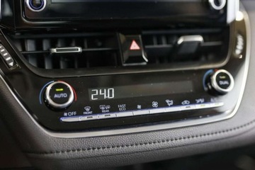 Toyota Corolla XII Sedan 1.8 Hybrid 122KM 2022 Toyota Corolla 1.8 Hybrid Comfort LPG 1.8 BenzynaLPG 122KM, zdjęcie 10