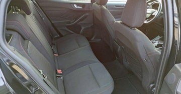 Ford Focus III Kombi Facelifting 1.5 TDCi 120KM 2018 Ford Focus ST-LINE 1.5 D 120kM Automat Led Navi Temp. Asystent Android GWA, zdjęcie 6