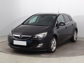 Opel Astra J Hatchback 5d 1.4 Turbo ECOTEC 140KM 2010 Opel Astra 1.4 T, Klima, Klimatronic, Tempomat, zdjęcie 1