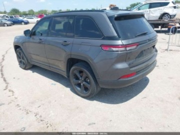 Jeep Grand Cherokee V 2023 Jeep Grand Cherokee ALTITUDE, 2023r., 4x4, 3.6L 3.6 Benzyna 293KM, zdjęcie 3