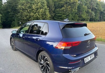 Volkswagen Golf VIII Variant 1.5 eTSI 130KM 2021 Volkswagen Golf 1.5 TSI R-Line 130 KM 2021r Warszawa 1.5 Benzyna, zdjęcie 17