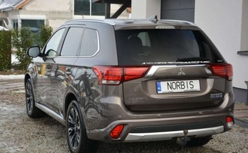 Mitsubishi Outlander III 2017 Mitsubishi Outlander Mitsubishi Outlander 2.0 4WD Top 2.0 Hybryda Plug-in, zdjęcie 3