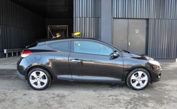 Renault Megane III Coupe 1.9 dCi 130KM 2010 Renault Megane 1,9DCi (130KM) Skory 1.9 Diesel 130KM, zdjęcie 4