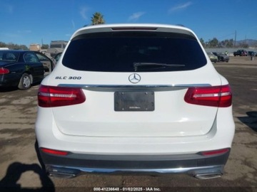 Mercedes GLC C253 2019 Mercedes-Benz GLC 2019r., 300, od ubezpieczalni 2.0 Benzyna 241KM, zdjęcie 5