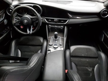 Alfa Romeo Giulia II 2019 Alfa Romeo Giulia 2019 Alfa Romeo Giulia QUADRIFOGLIO 2.9 Benzyna 505KM, zdjęcie 8