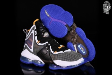 NIKE LEBRON 19 HARDWOOD CLASSIC США 9
