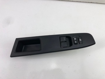 TOYOTA YARIS III PRZEŁĄCZNIK SZYB LEWY PRZÓD 74232-0D680