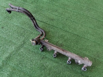 VOLKSWAGEN GOLF 4 LISTWA WTRYSKOWA 1.4 BENZYNA ORG