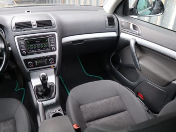 Skoda Octavia II Kombi 1.4 TSI 122KM 2011 Skoda Octavia 1.4 TSI, Xenon, Klima, Klimatronic, zdjęcie 7