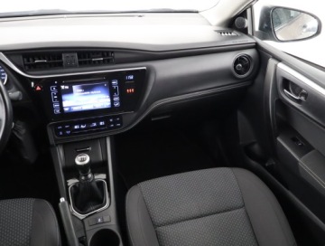 Toyota Corolla XI Sedan Facelifting 1,6 Valvematic 132KM 2017 Toyota Corolla 1.6 Valvematic, Salon Polska, zdjęcie 7