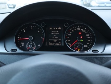 Volkswagen Passat B7 Variant 2.0 TDI CR DPF BlueMotion 140KM 2011 VW Passat 2.0 TDI, DSG, Navi, Klima, Klimatronic, zdjęcie 10