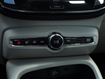 Volvo XC40 Crossover 2.0 D3 150KM 2020 Volvo XC40 D3, Salon Polska, Automat, Skóra, zdjęcie 15