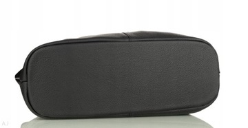 БОЛЬШАЯ КОЖАНАЯ ЖЕНСКАЯ СУМКА.