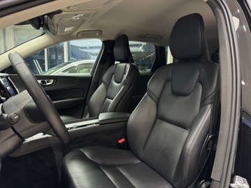 Volvo XC60 II 2022 Volvo XC 60 Core / Hak / Kamera cofania / CarPlay/, zdjęcie 8