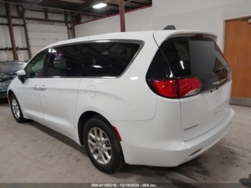 Chrysler Voyager V 2023 Chrysler Voyager 2023 r., 3,6L LX 3.6 Benzyna 287KM, zdjęcie 3