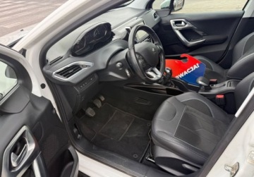 Peugeot 2008 I SUV Facelifting 1.2 PureTech 110KM 2017 Peugeot 2008 1.2 T NAVI Ledy Panorama dach 1.2 Benzyna 110KM, zdjęcie 13