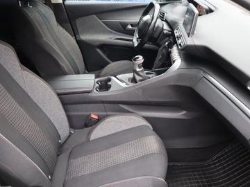 Peugeot 3008 II Crossover 1.2 PureTech 130KM 2017 Peugeot 3008 1.2 PureTech, Klima, Klimatronic, zdjęcie 8