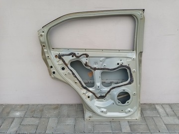 DVEŘE LEVÉ ZADNÍ HONDA HRV III LEVÝ HR-V