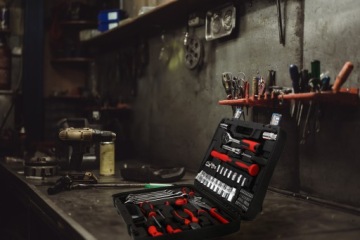 Набор инструментов чемодан 58 предметов гаечные ключи отвертки инструменты