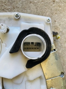 SUZUKI SX4 FIAT SEDICI FACELIFT 13R. ZÁMEK DVEŘE PRAVÝ PŘEDNÍ 8PIN 82201-79J22