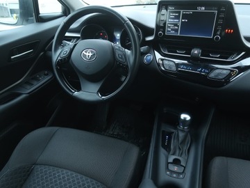 Toyota C-HR I Crossover Facelifting 1.8 Hybrid 122KM 2022 Toyota C-HR 1.8 Hybrid, Serwis ASO, Automat, zdjęcie 6