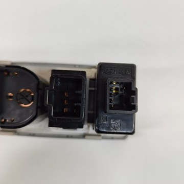 KIA SORENTO 2003 SADA PŘEPÍNAČŮ I KNOFLÍKU