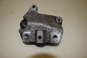 VW GOLF V 1.4TSI ŁAPA SKRZYNI 1K0199117