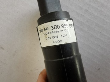 AUDI OE 3B0955681 PUMPIČKA OSTŘIKOVAČŮ