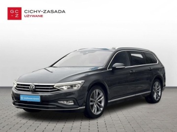 Volkswagen Passat B8 Variant Facelifting 2.0 TDI SCR 200KM 2022 Volkswagen Passat TDI 4Motion 200KM Elegance DSG LED Matrix Harman Kard