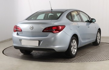 Opel Astra J Sedan 1.6 Twinport ECOTEC 115KM 2015 Opel Astra 1.6 16V, Salon Polska, Serwis ASO, zdjęcie 4