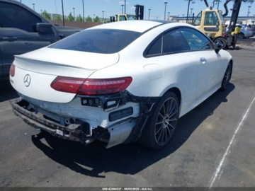 Mercedes Klasa E W213 2022 Mercedes-Benz Klasa E 450 2022 3.0l 3.0 Benzyna 362KM, zdjęcie 5