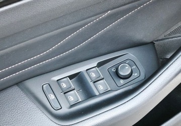 Volkswagen Arteon Fastback Facelifting 2.0 TDI 200KM 2021 Volkswagen Arteon R-Line Pakiety, ACC, Kamera 360, HarmanKardon, GPS, Pan, zdjęcie 19