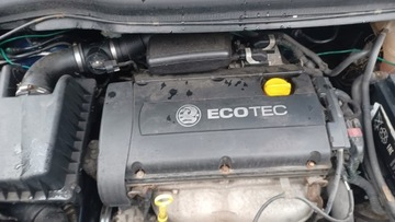 KAPOTA OPEL ZAFIRA B 06R