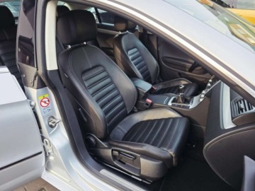 Volkswagen CC 2.0 TDI CR DPF BlueMotion Technology 140KM 2013 Volkswagen CC ___Highline___2.0TDi CR 140KM___Xenon Skora Navi Alu17__Gwar, zdjęcie 17