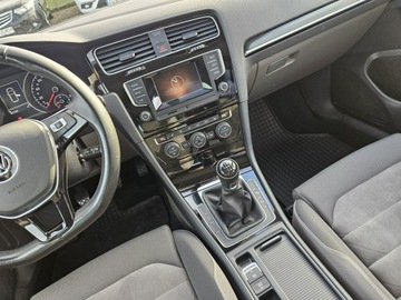 Volkswagen Golf VII Hatchback 3d 1.4 TSI BlueMotion Technology 125KM 2016 Volkswagen Golf 1,4 benzyna 125KM Highline, zdjęcie 10