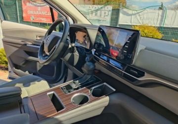 Toyota Sienna III 2021 Toyota Sienna 2.5 HSD HYBRYDA Gwarancja 83 tys. km Zobacz 2.7 Benzyna, zdjęcie 24