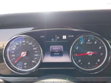 Mercedes Klasa E W213 2019 Mercedes-Benz Klasa E 2019 MERCEDES-BENZ E 300 2.0 Benzyna 241KM, zdjęcie 11