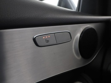 Mercedes GLC C253 2017 Mercedes GLC 350 FV23 350e Automat 4Matic AMG Line, zdjęcie 39