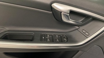 Volvo V60 I Kombi Facelifting 2.0 D2 DRIVE-E 120KM 2017 Volvo V60 F ra Vat 23 Otrzymaj Voucher na ubezpieczenie 2.0 Diesel 120KM, zdjęcie 15